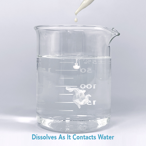 Water Soluble CBG dissolves quickly and evenly into water and water-based CBG product formulations. Image shows how quickly a drop if Water soluble CBG dissolves ones it hits water.